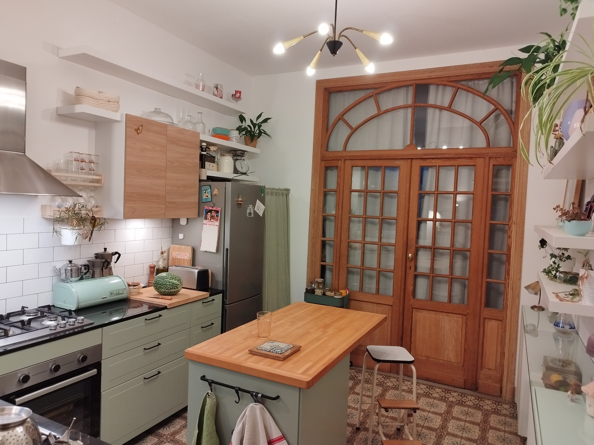  La kitchenette vous accueille pour concocter avec vous des mets et des merveilles ! Des cours de cuisine pour explorer les saveurs du monde. 